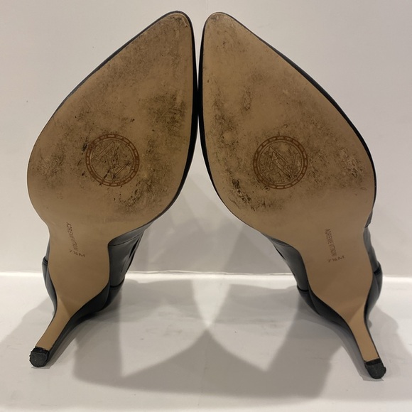 Gently worn like new Adrienne Vittadini black leather boot. - Picture 7 of 10